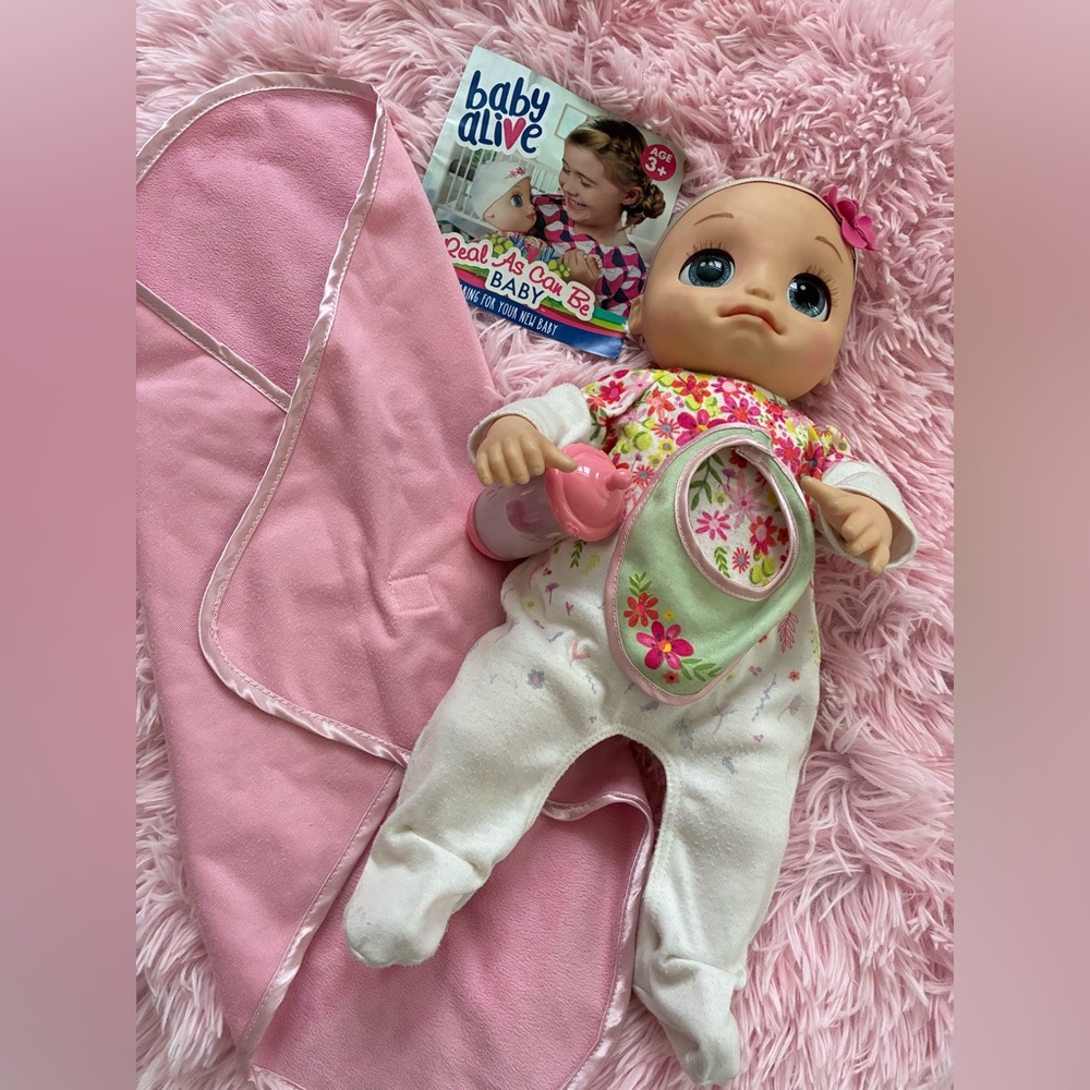Hasbro Baby Alive Real As Can Be Baby bottle bib swaddle blanket new batteries